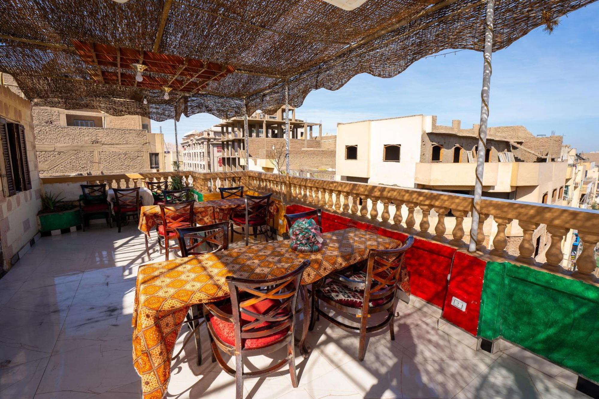 Venus 日本人 大歓迎 Hostal Luxor