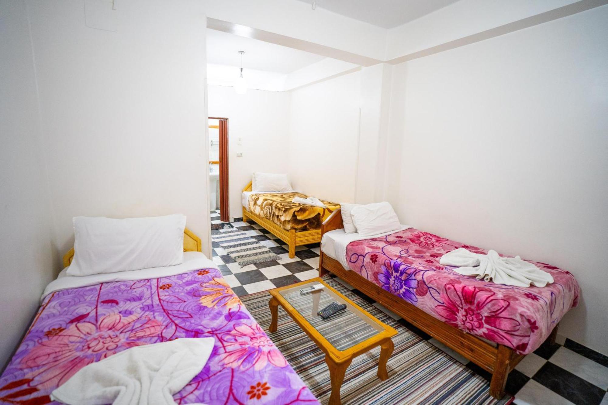 Venus 日本人 大歓迎 Hostal Luxor